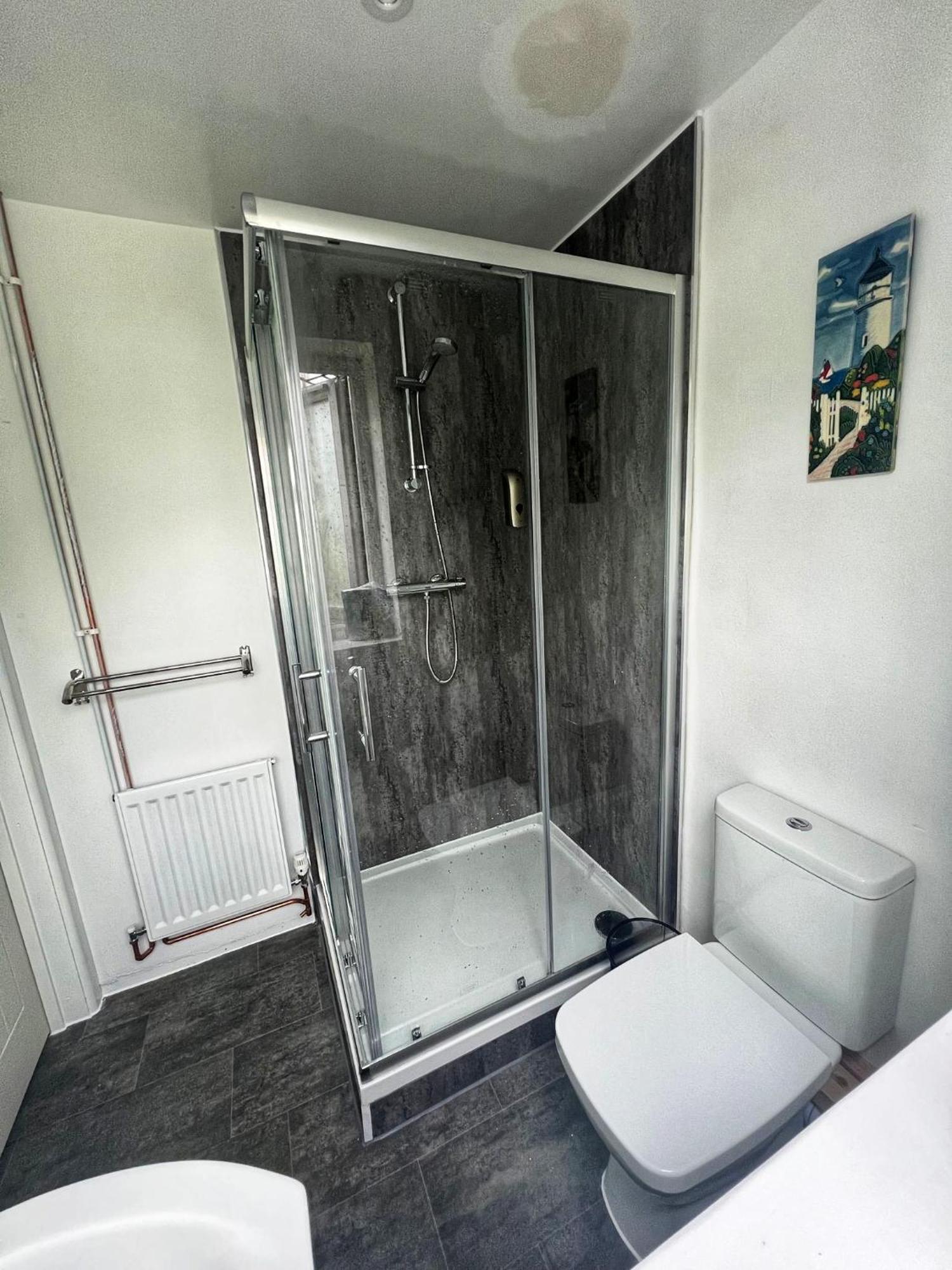 Modern Comfortable Quiet Self Contained Apartments Брэклей Экстерьер фото