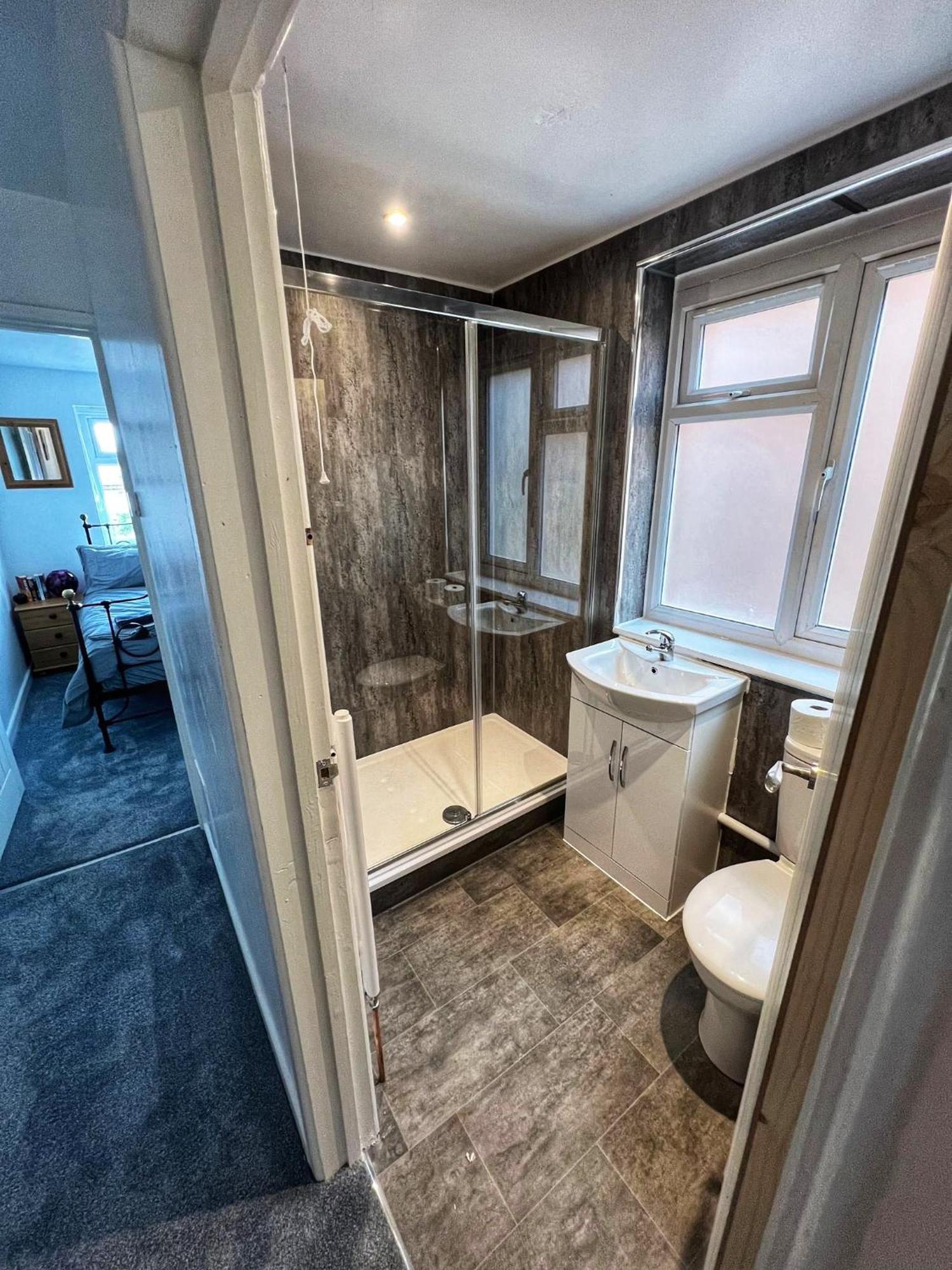 Modern Comfortable Quiet Self Contained Apartments Брэклей Экстерьер фото